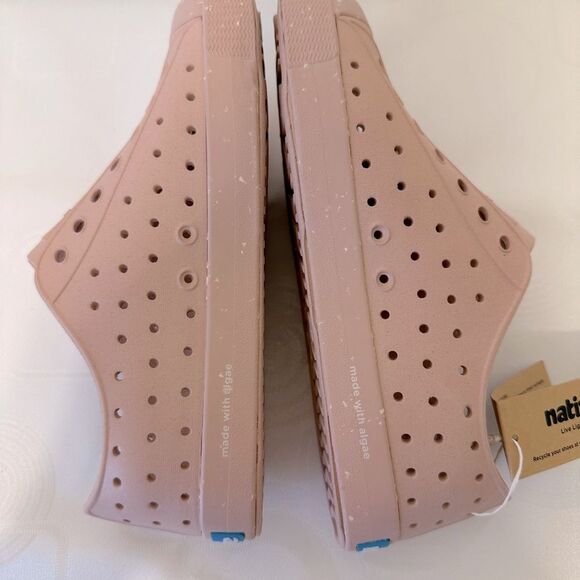 Native Perforated Slip- On water sneakers kids shoes size J-2 new - Picture 11 of 11